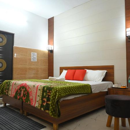 Hotel Starlight Meerut Exterior photo