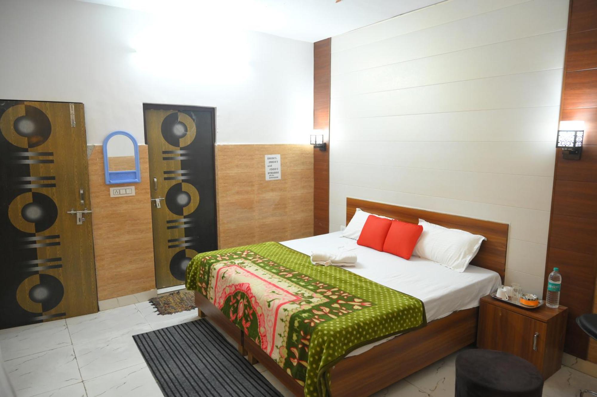 Hotel Starlight Meerut Exterior photo